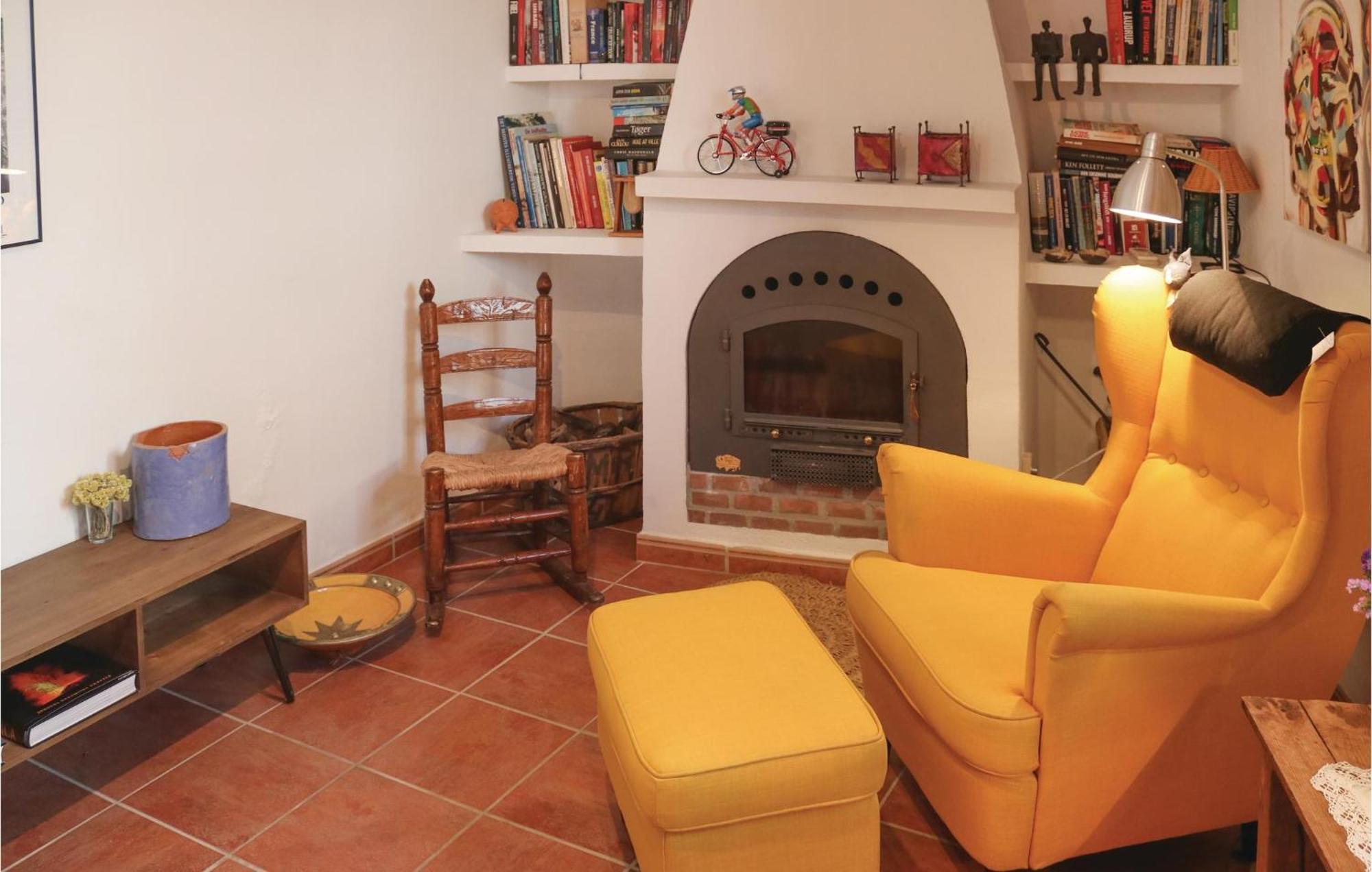 Nice Home In Canillas De Albaida With Wifi Екстериор снимка