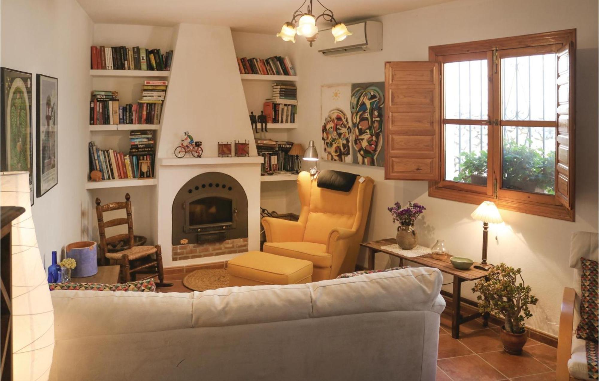 Nice Home In Canillas De Albaida With Wifi Екстериор снимка