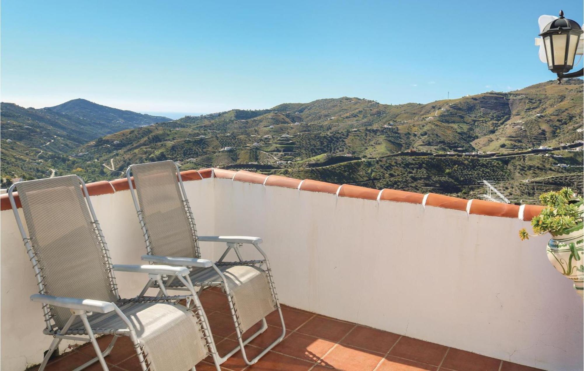 Nice Home In Canillas De Albaida With Wifi Екстериор снимка