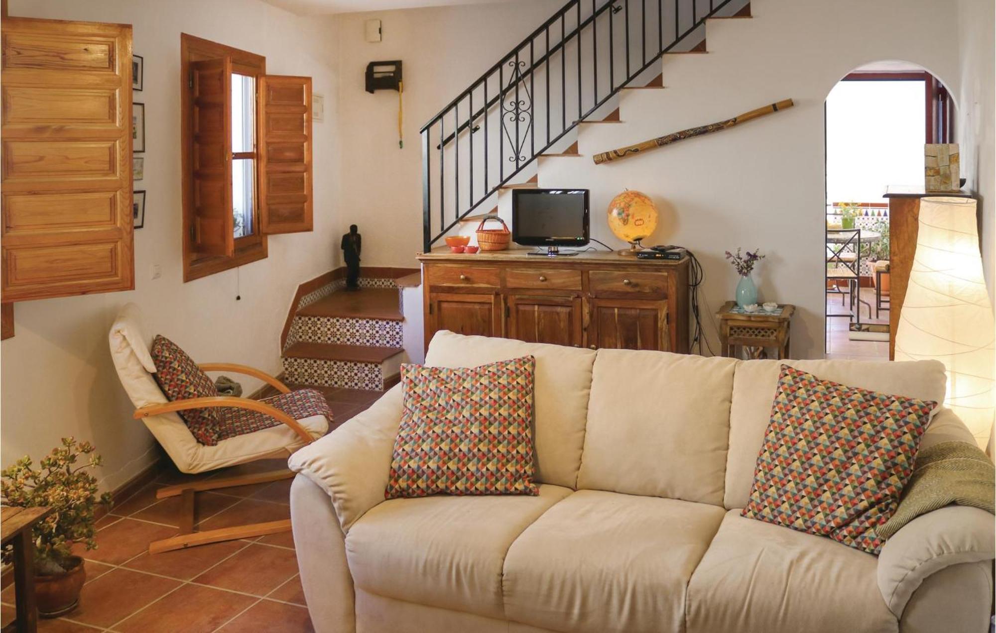Nice Home In Canillas De Albaida With Wifi Екстериор снимка