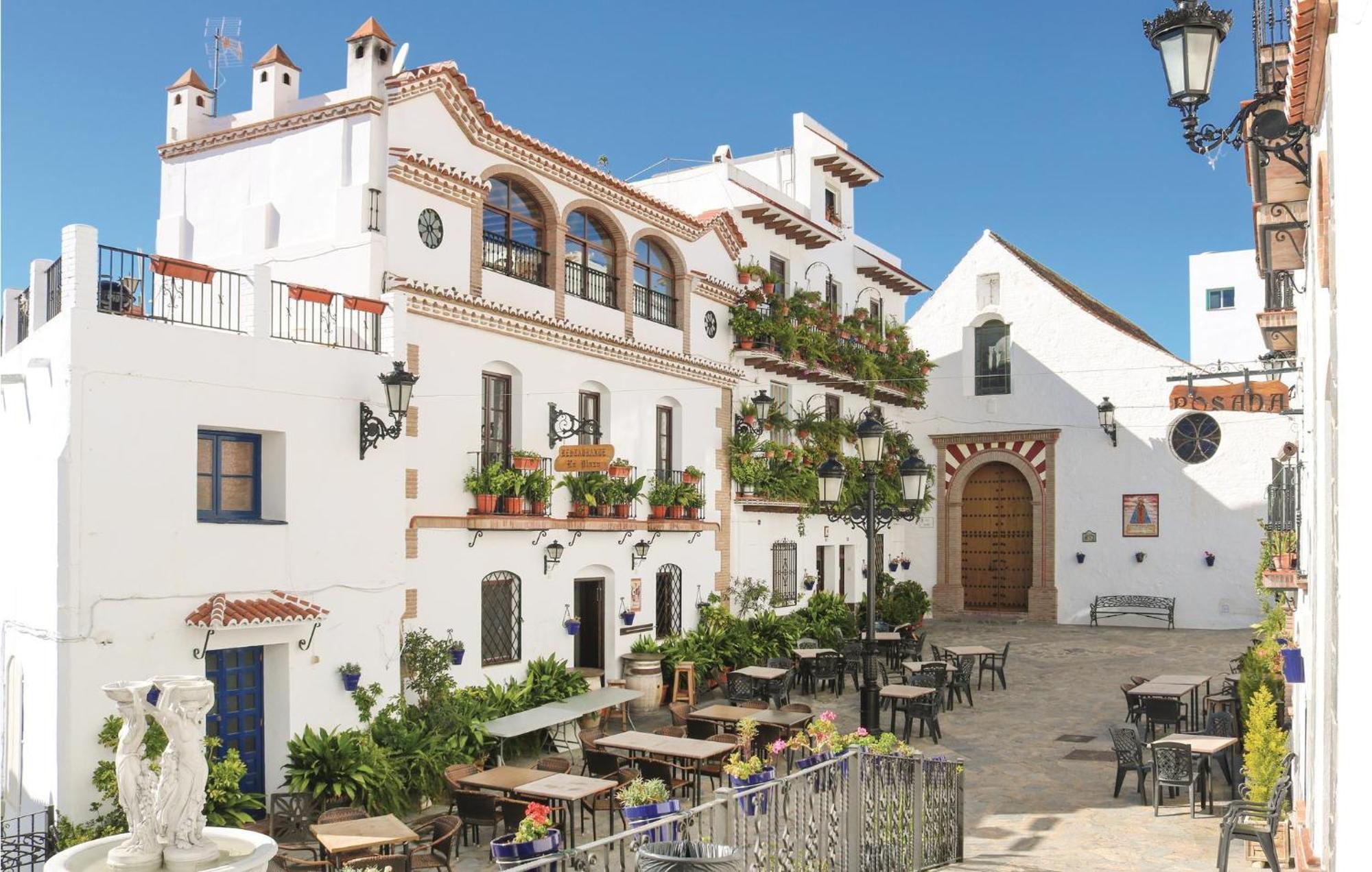 Nice Home In Canillas De Albaida With Wifi Екстериор снимка