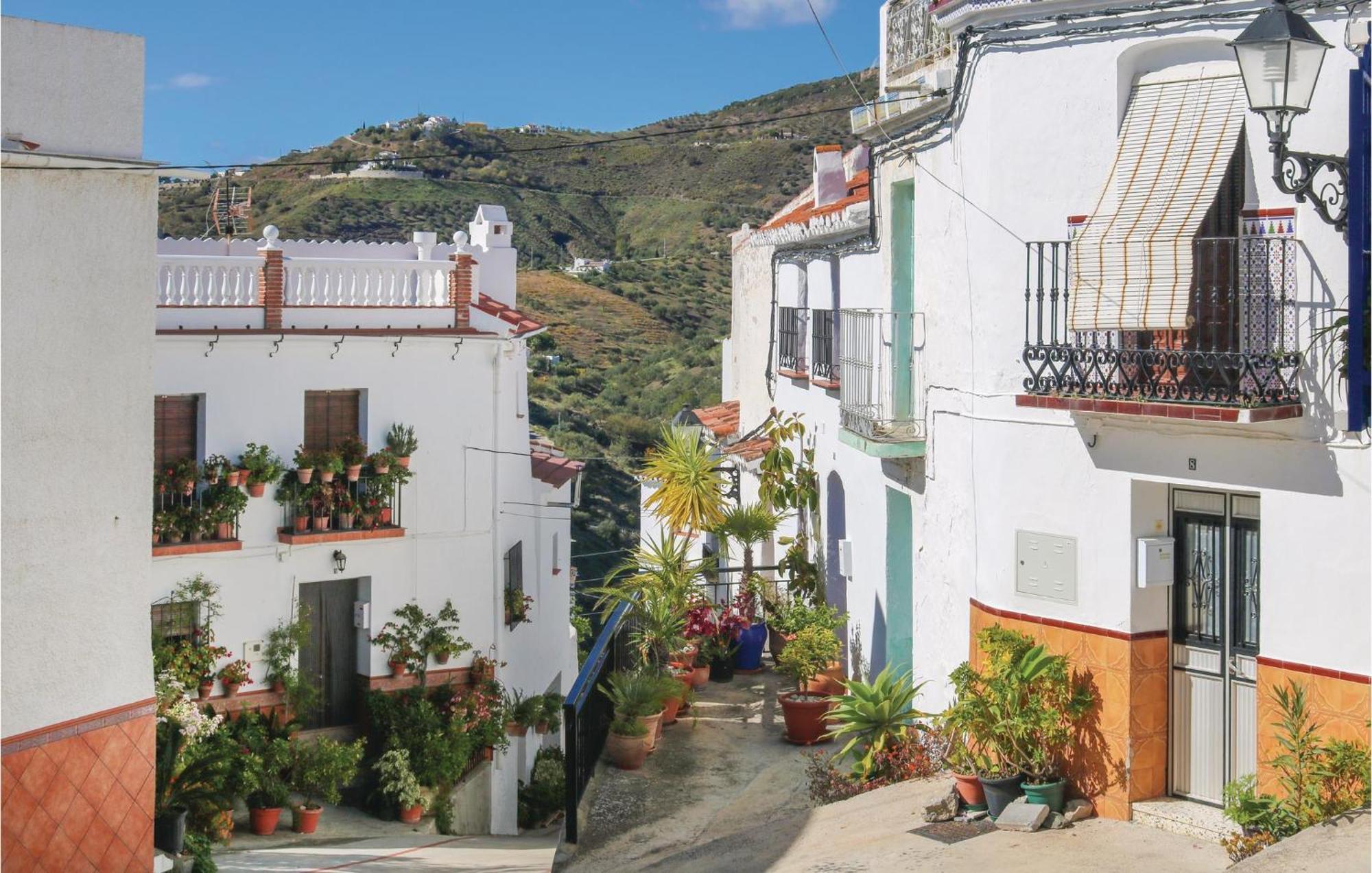 Nice Home In Canillas De Albaida With Wifi Екстериор снимка