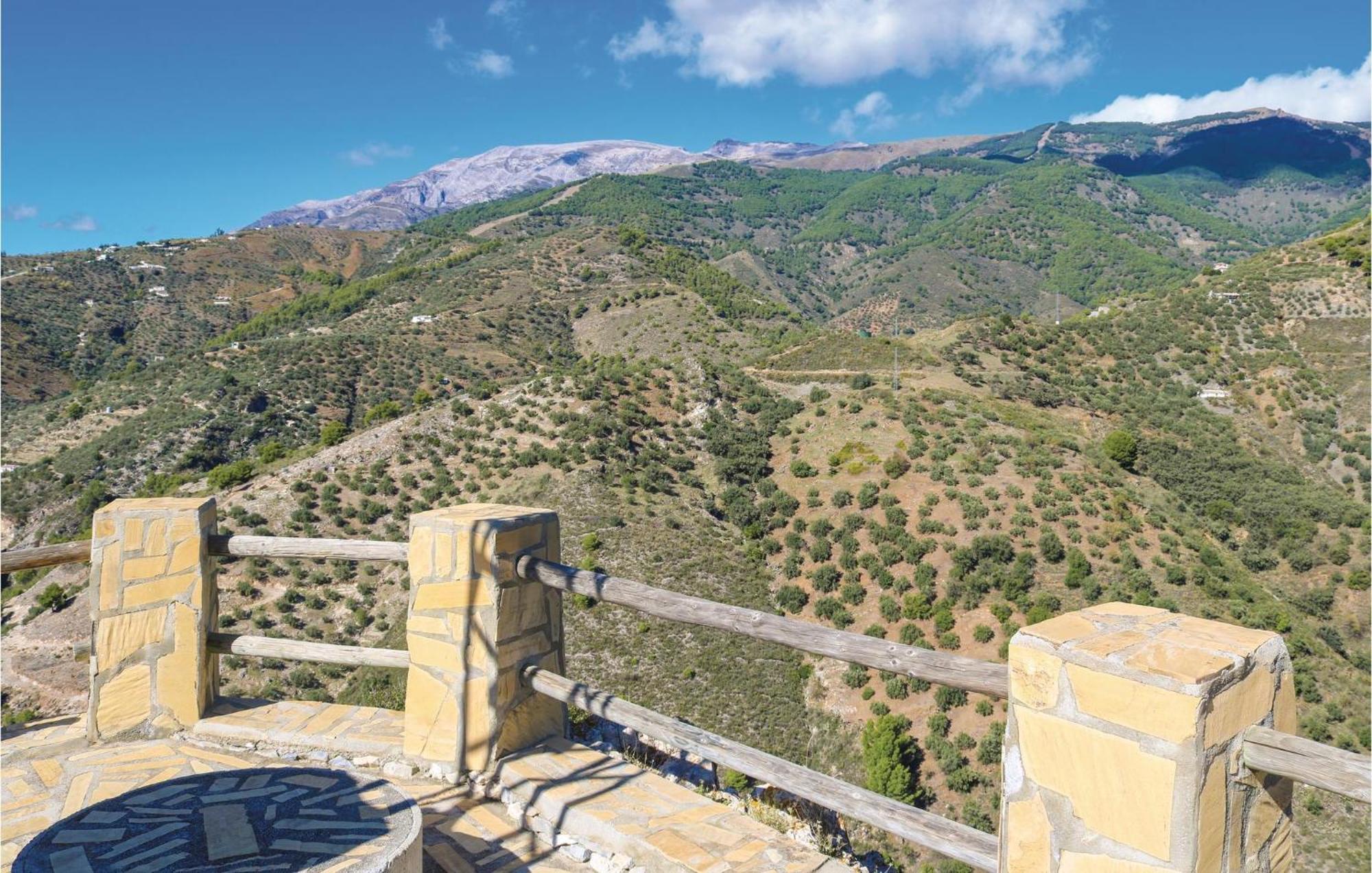 Nice Home In Canillas De Albaida With Wifi Екстериор снимка